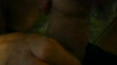 Tipul ataseaza un penis in pasarica frumoasa pasarica ras a unei pui fierbinti.