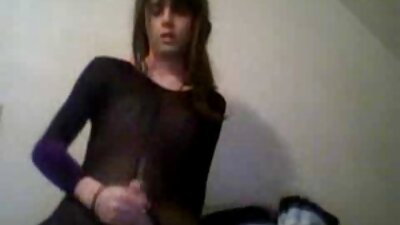 Cățeaua matură este lașă cu cele mai frumoase pizde muls în timpul sexului acasă.