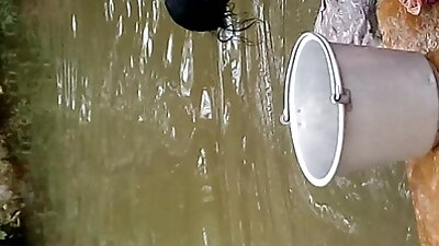 Masturbarea păsăricii cu filme porno cu femei grase frumoase un vibrator și un dildo punctual.