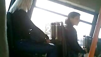 Fata smuciază de poze pizde frumoase păsărică păroasă și geme de plăcere.