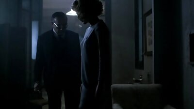 Gospodina si-a scos chilotii si pizde grase și frumoase a sut inainte de actul sexual.