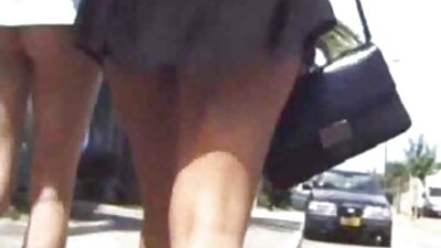 Fata a fost de acord să filme porno cu femei grase frumoase facă sex cu șeful.