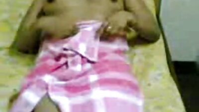 Pentru o taxă decentă, puiul se dă cu filme porno cu cele mai frumoase pizde bătrânul.