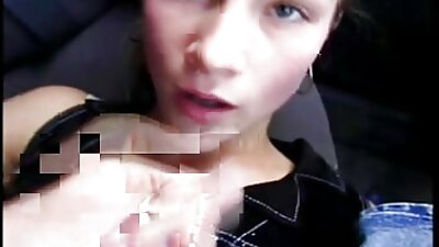 Servitoarea dezinhibată l-a tras porno cu pizde frumoase pe proprietar pe patul mare.